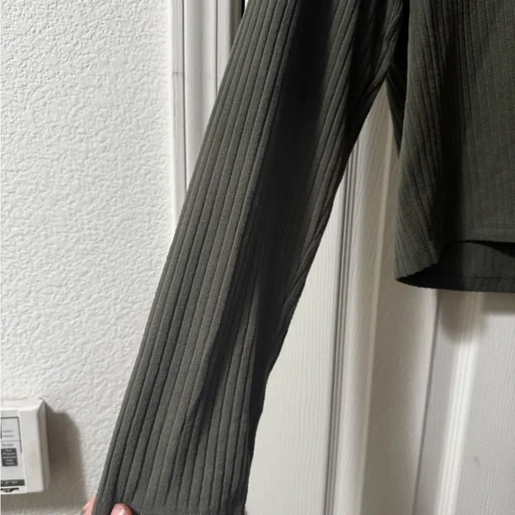 Women's Wild Fable Long Sleeve Crop Top - Picture 7 of 7